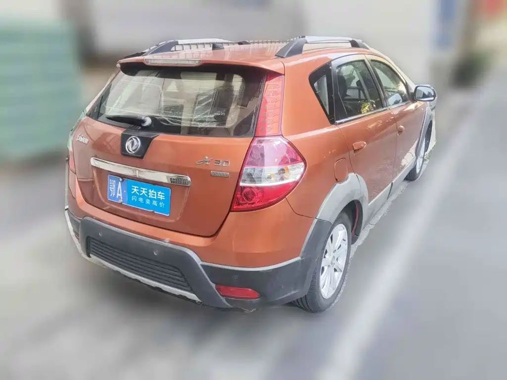 Dongfeng Aeolus Dongfeng Fengshen H30 2014 2013 CROSS 1.5L Automatic Luxury