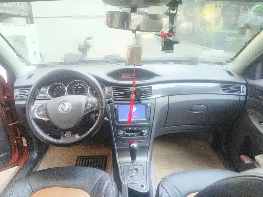 Dongfeng Aeolus Dongfeng Fengshen H30 2014 2013 CROSS 1.5L Automatic Luxury