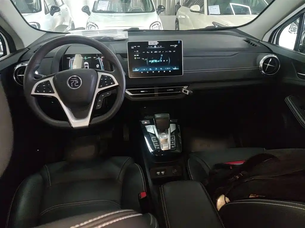 BYD Yuan New Energy 2019 EV535 High Energy Navigation Edition фото 10