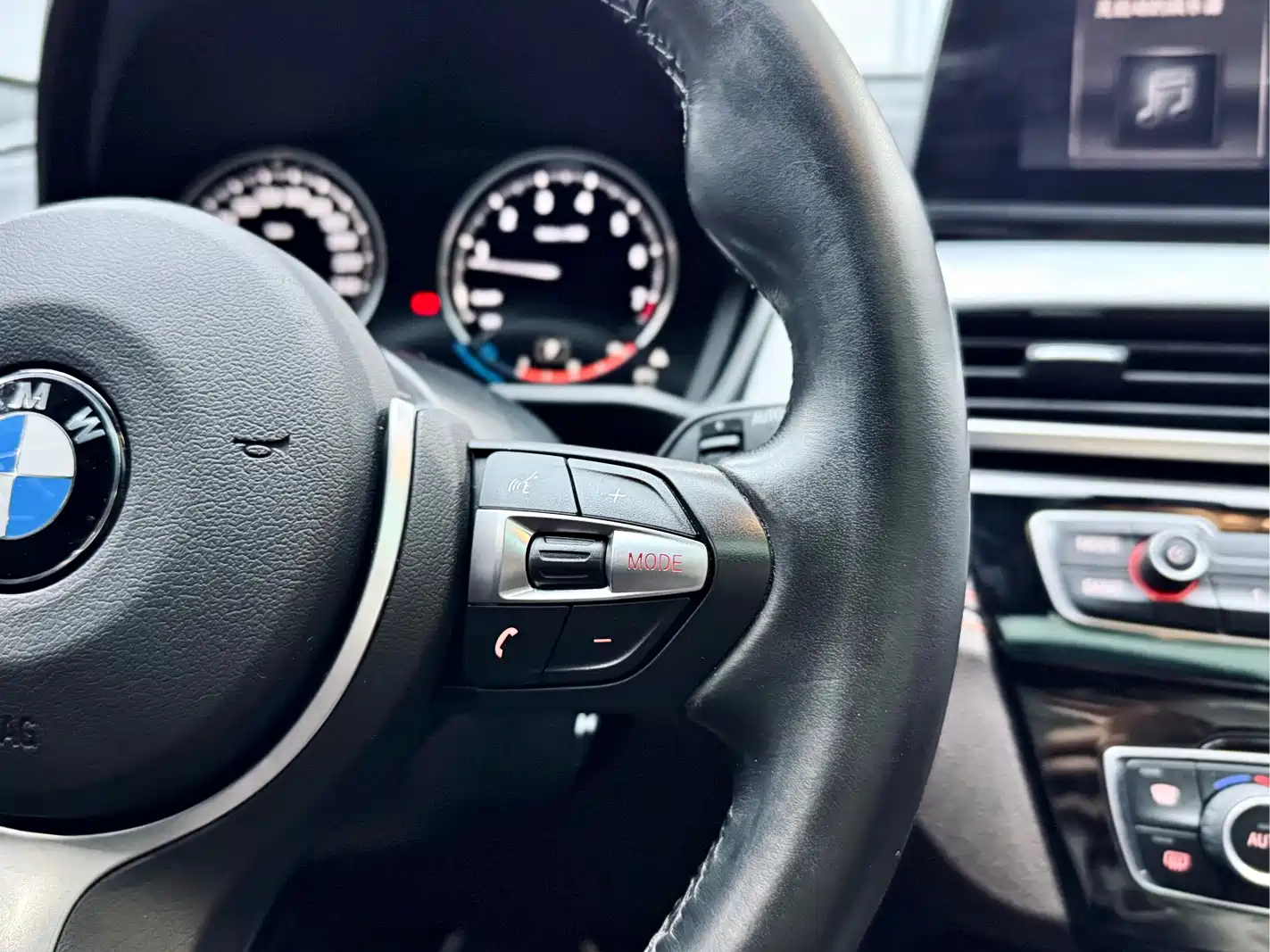 Фото 21 - BMW X2
