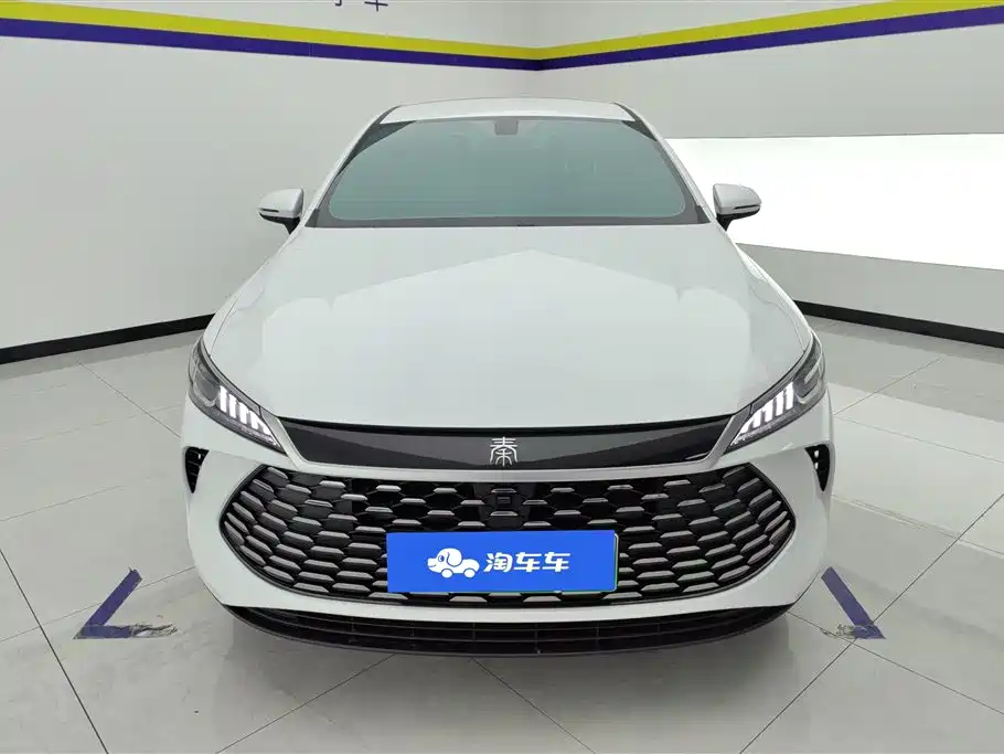 BYD Qin PLUS 2025 DM-i Smart Drive 55KM Leader фото 2