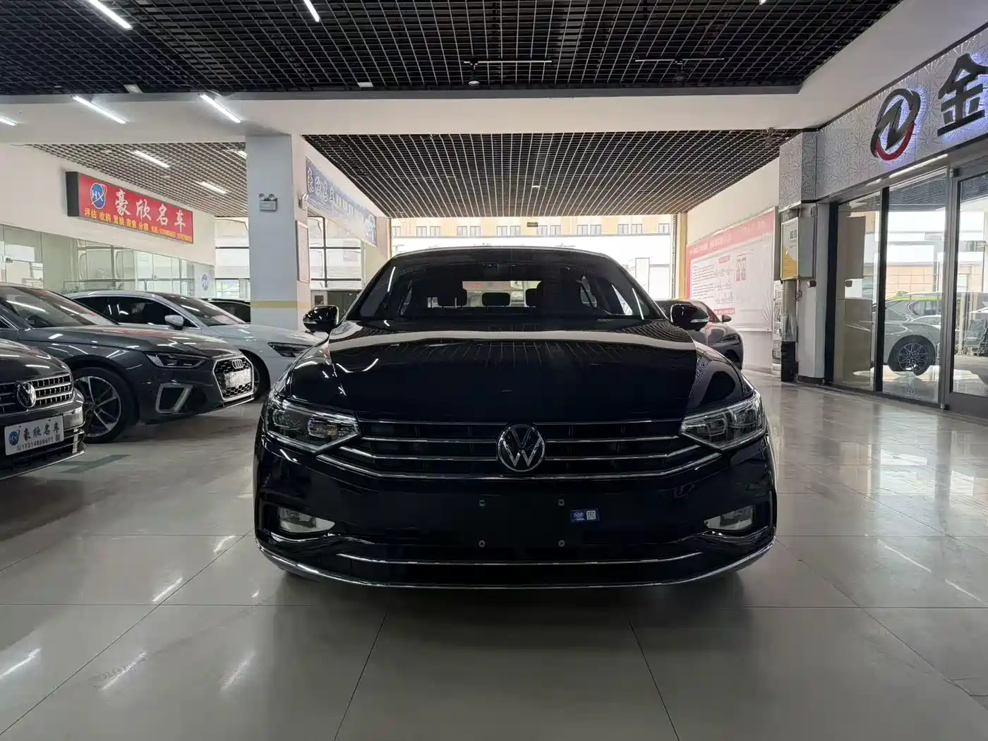 Volkswagen Magotan 2021 330TSI DSG 30th Anniversary Edition фото 2