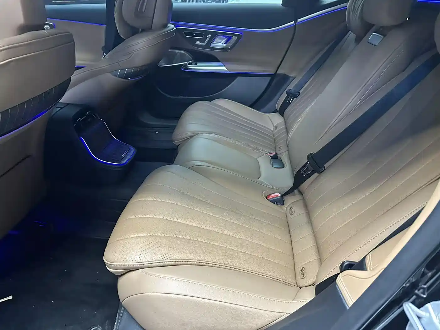 Mercedes-Benz E-Class 2025 E 300 L Luxury фото 9