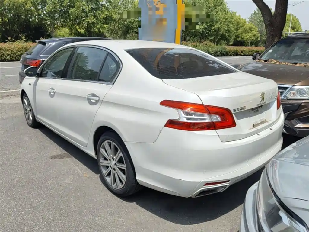Peugeot 408 2016 1.6T Automatic Luxury Edition фото 5