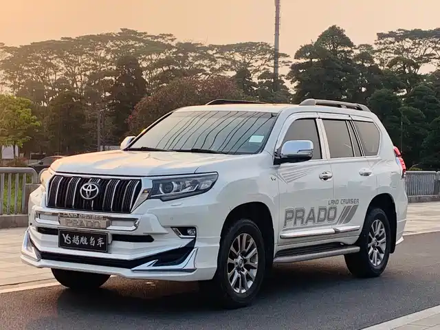 TOYOTA PRADO