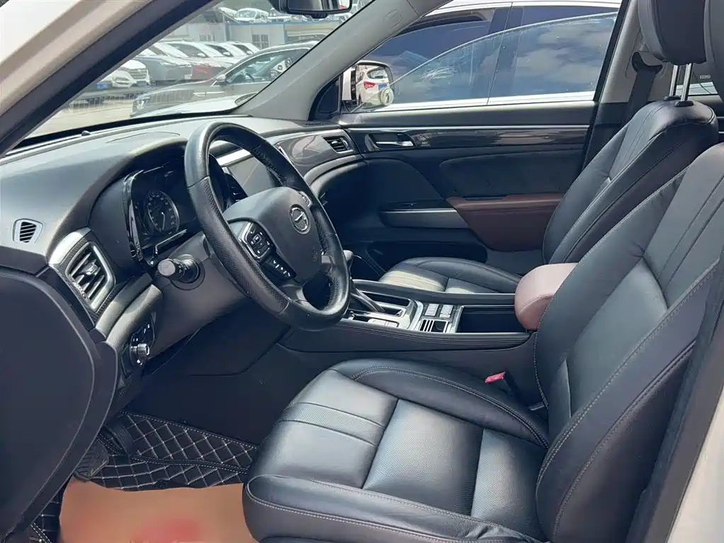 GAC Trumpchi Trumpchi GS7 2017 320T 2WD Luxury Smart Connect фото 9