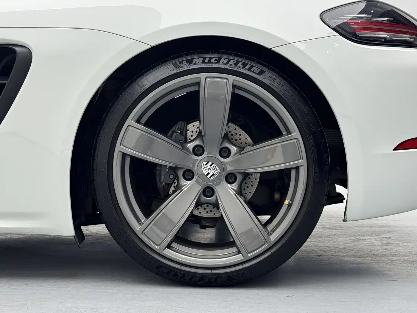 Porsche 718 2019 Boxster T 2.0T фото 13