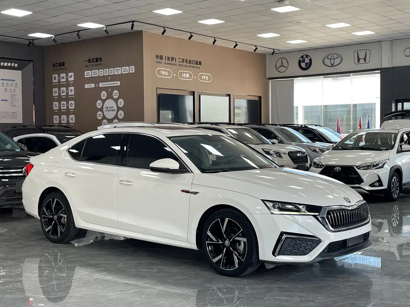 Škoda Octavia 2022 PRO TSI280 Premium Edition фото 3