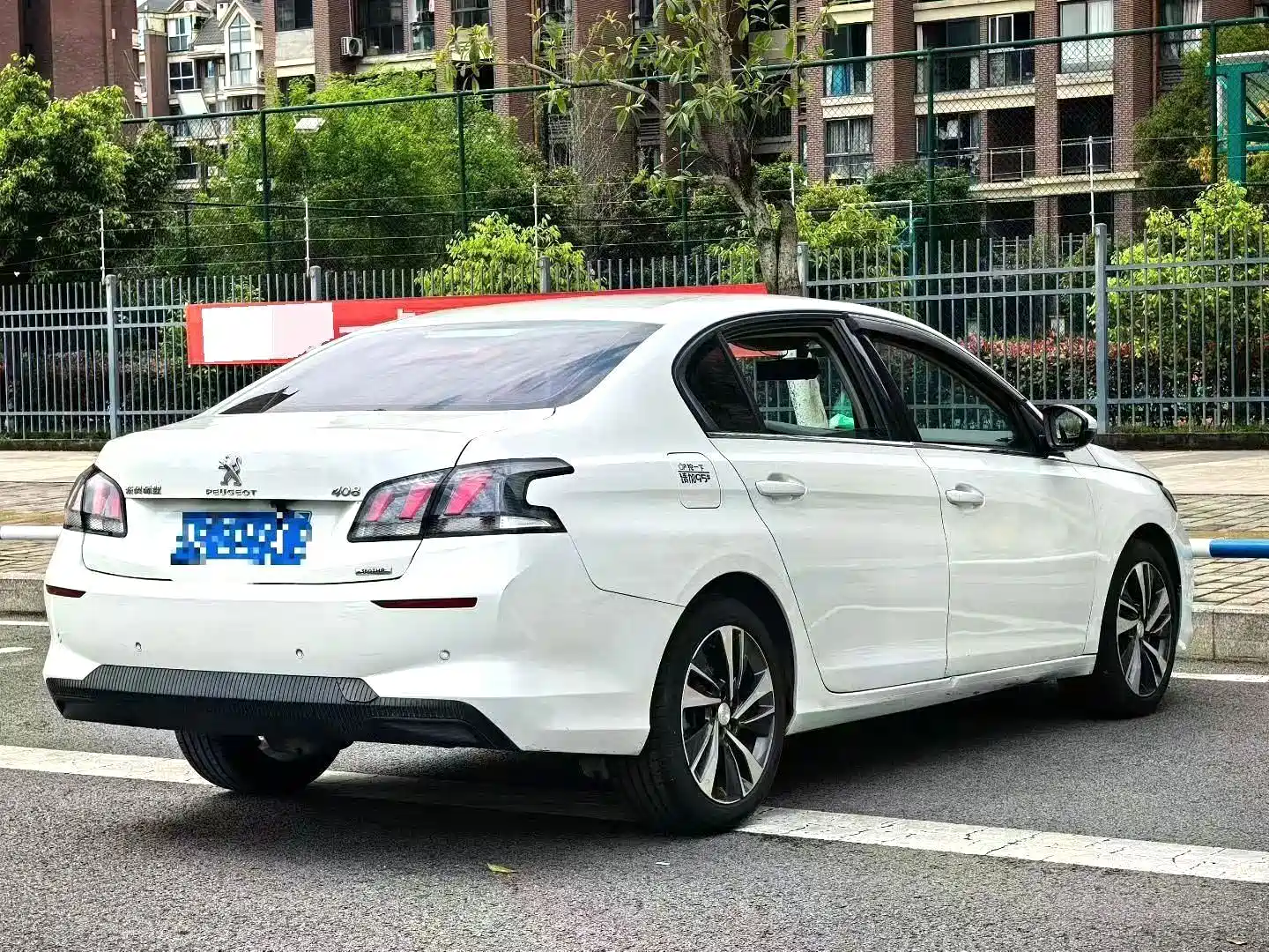 صورة 4 - Peugeot 408