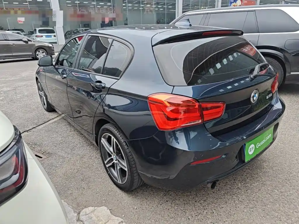 Photo 5 - BMW 1 Series (Import)