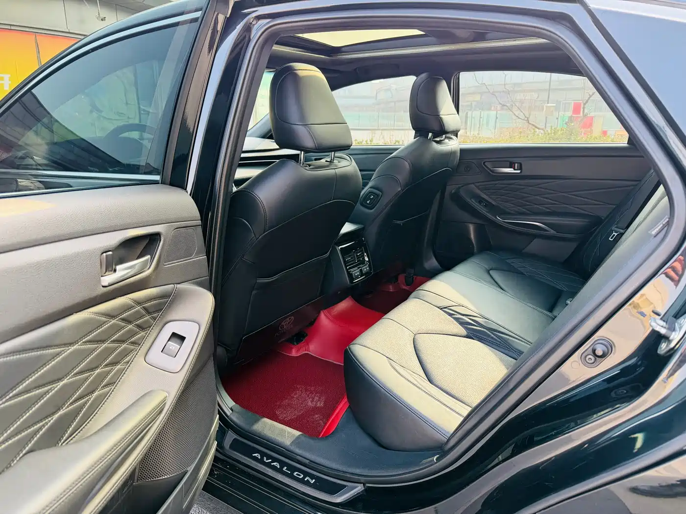 Toyota Avalon 2022 2.5L Touring Premium Edition фото 7