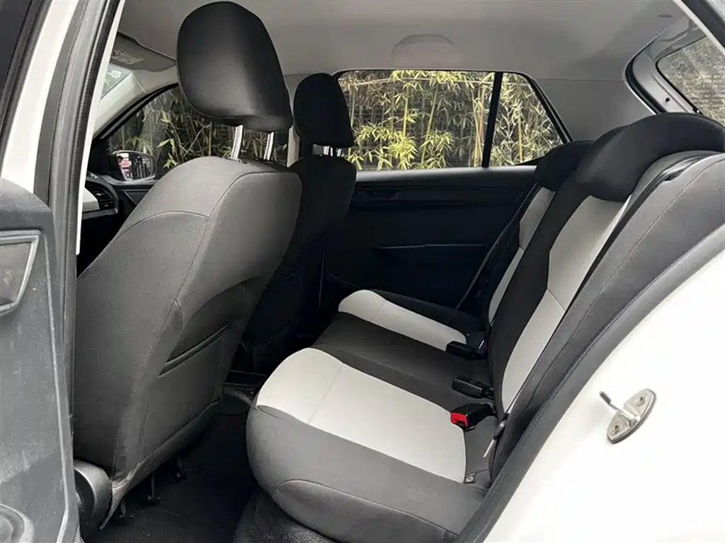 Škoda Fabia 2017 1.4L Auto Car Enjoy Edition фото 14