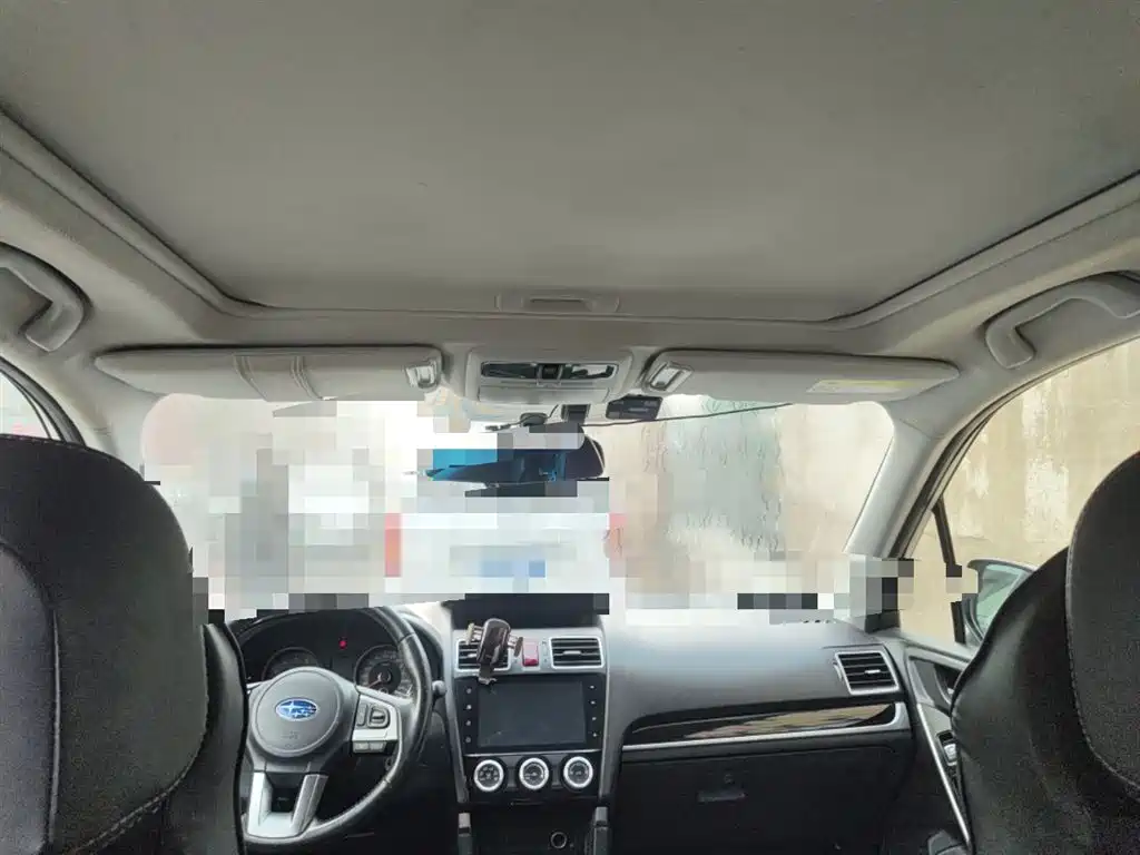Subaru Forester 2016 2.0i Fashion Navigation Edition фото 9