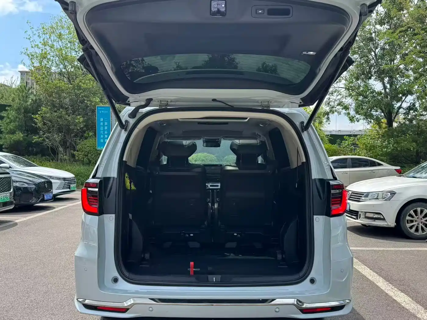 Honda Elysion 2025 2024 2.0L e:HEV Luxury Edition