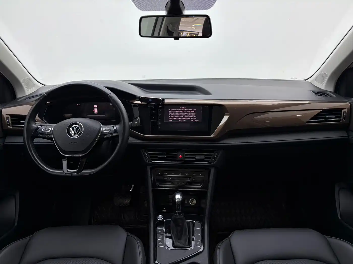 Volkswagen Tharu 2022 280TSI FWD Luxury Edition фото 7