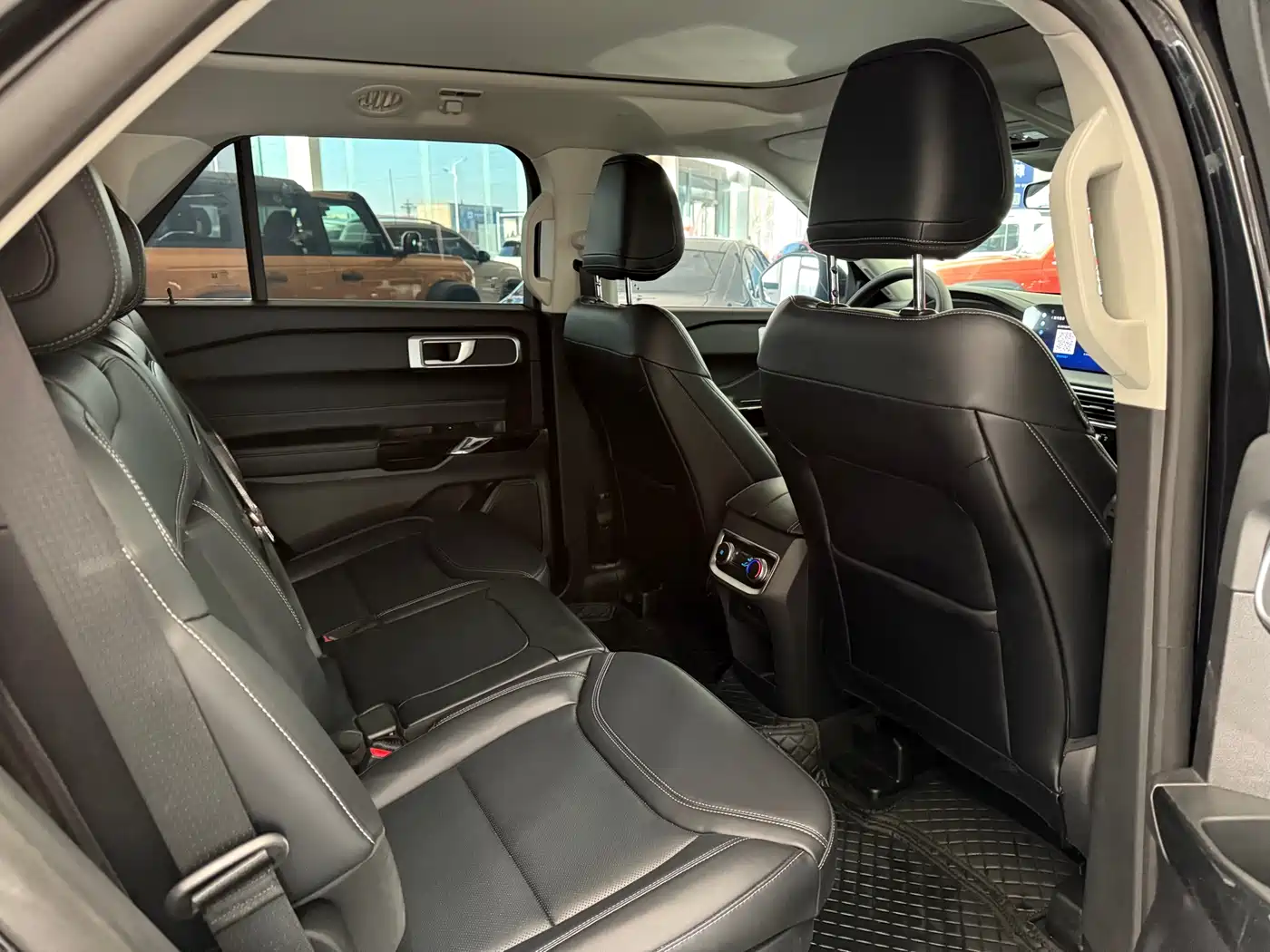 Ford Explorer 2025 2.3T EcoBoost 4WD Cross Country Edition 5-seater фото 8