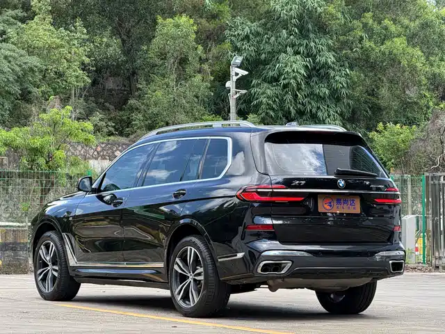 BMW X7 2023 xDrive40i Exclusive M Sport Package — фото 5