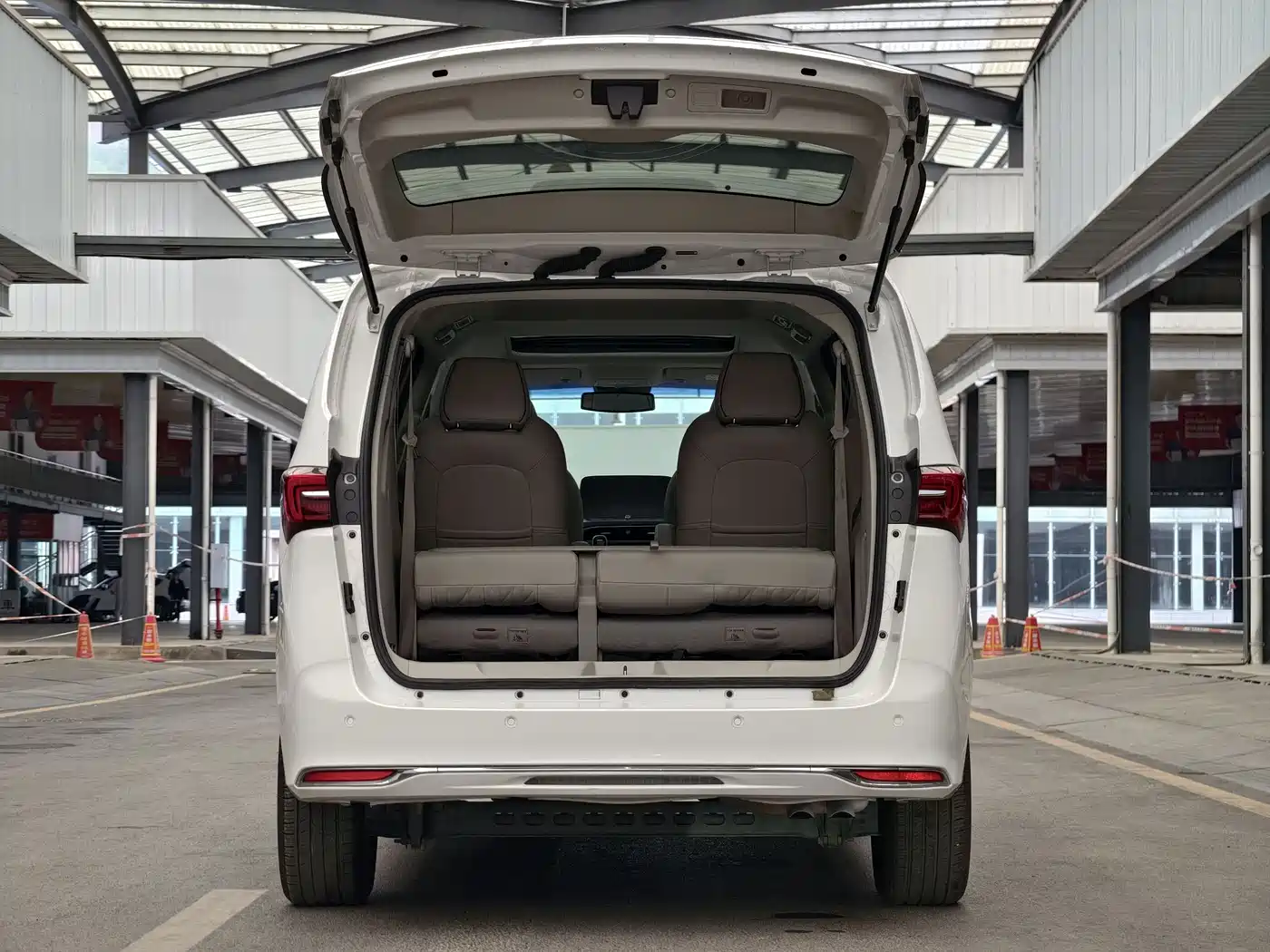 Buick GL8 2021 Land Business Class 652T Luxury фото 19