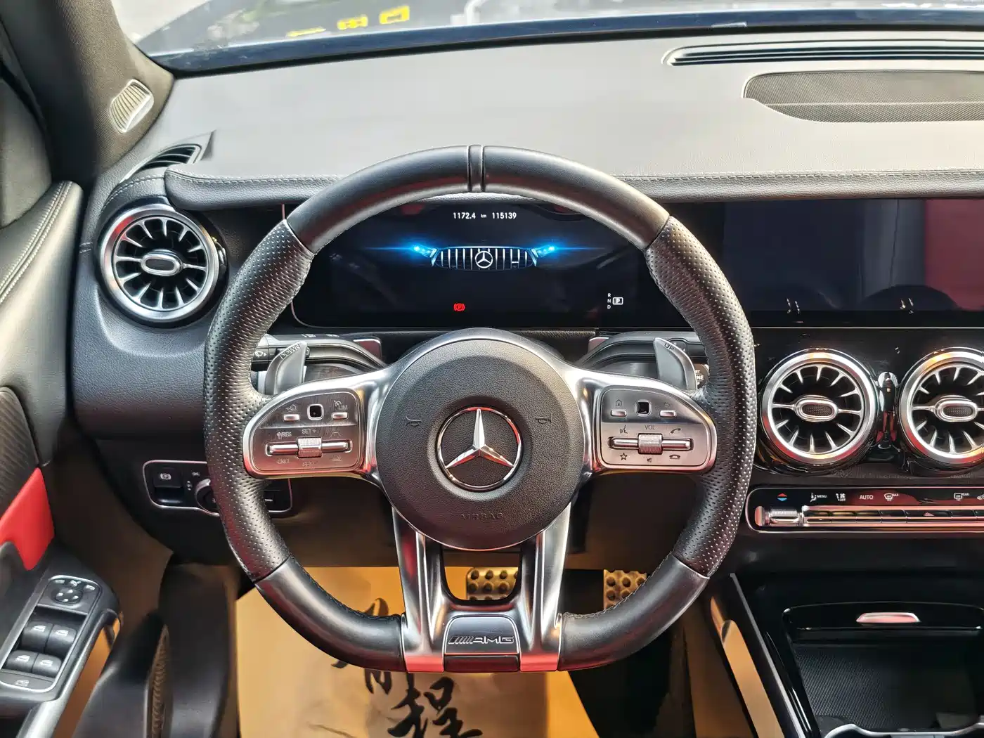 MERCEDES-BENZ GLB AMG