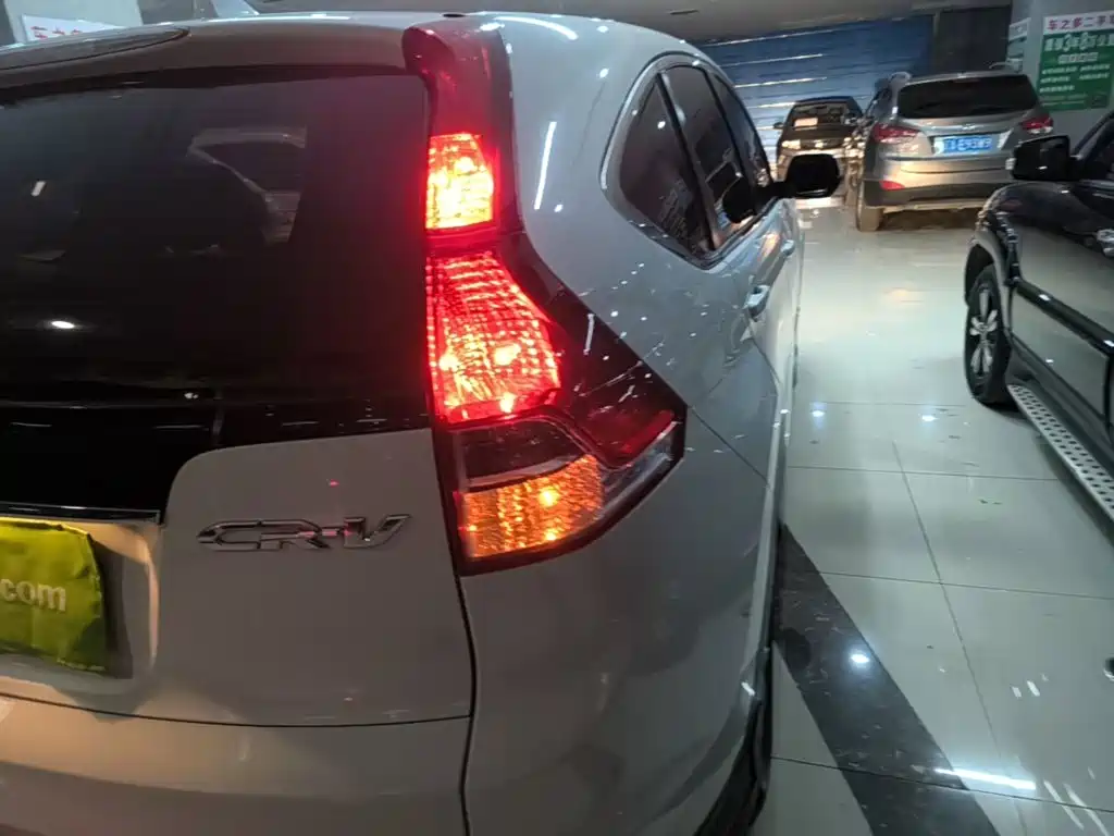 Фото 8 - Honda CR-V