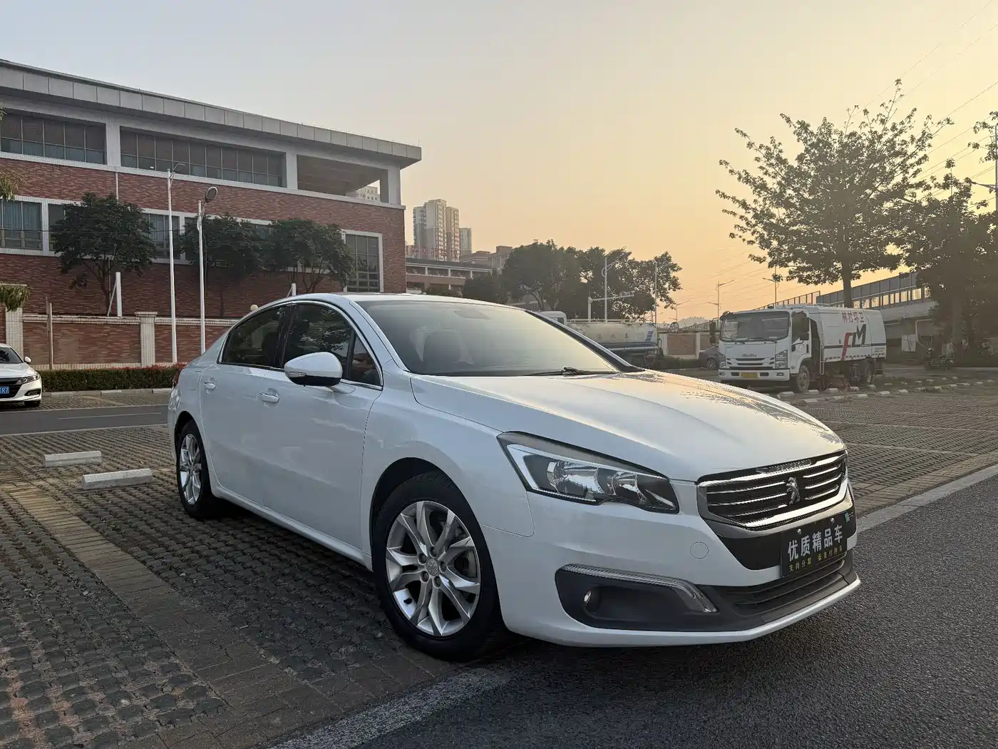 Peugeot 508 2016 1.6THP Automatic Smart Edition фото 2