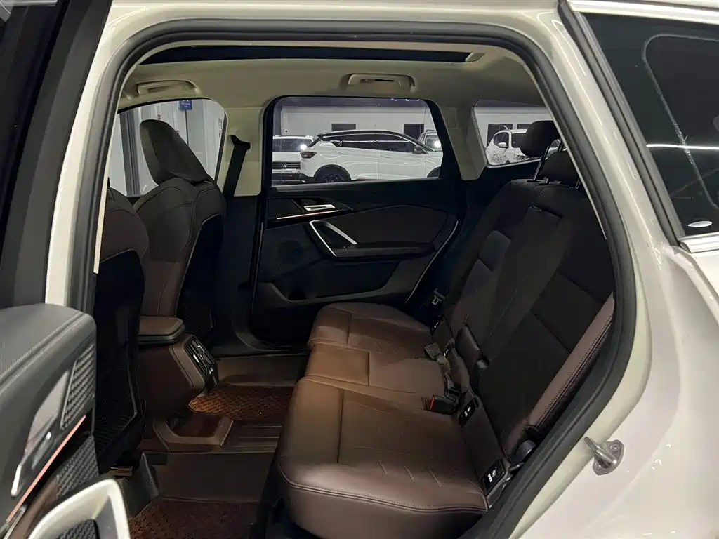 BMW X1 2023 sDrive20Li X Design Package фото 13