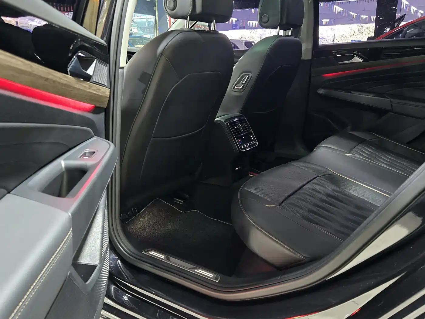 Volkswagen Passat 2021 Model 330TSI Premium Edition фото 17