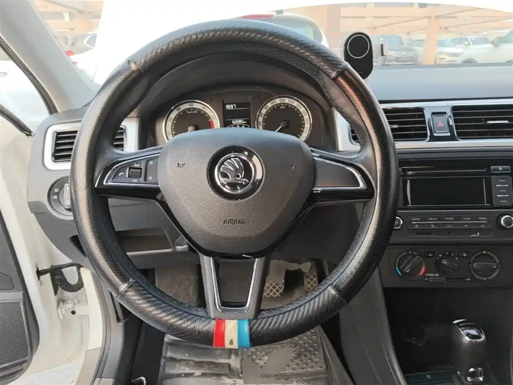 Škoda Rapid 2019 1.5L Automatic Comfort Version China VI фото 11