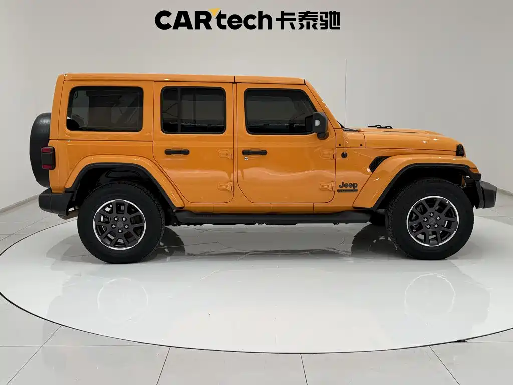 Фото 4 - Jeep Wrangler
