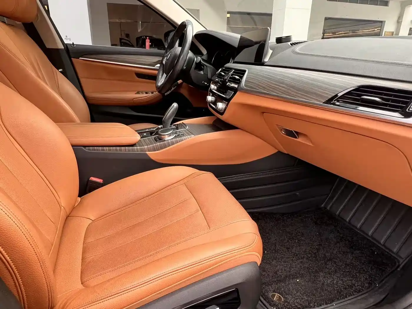 BMW 5 Series New Energy 2018 530Le Luxury Package фото 13