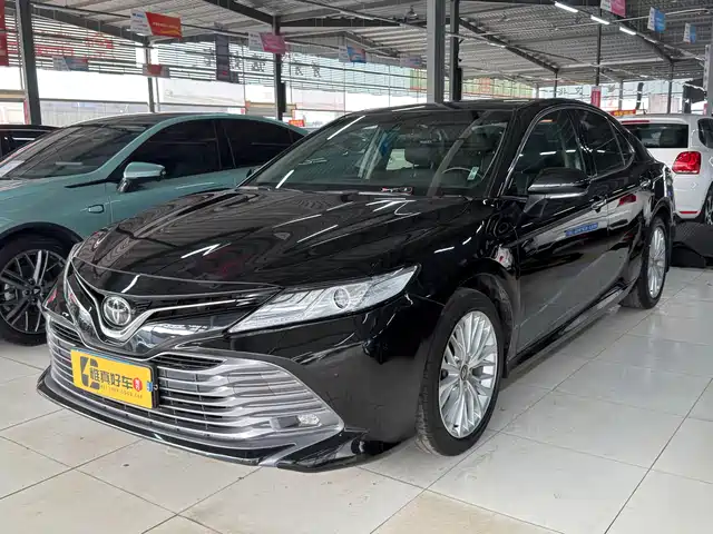 TOYOTA CAMRY