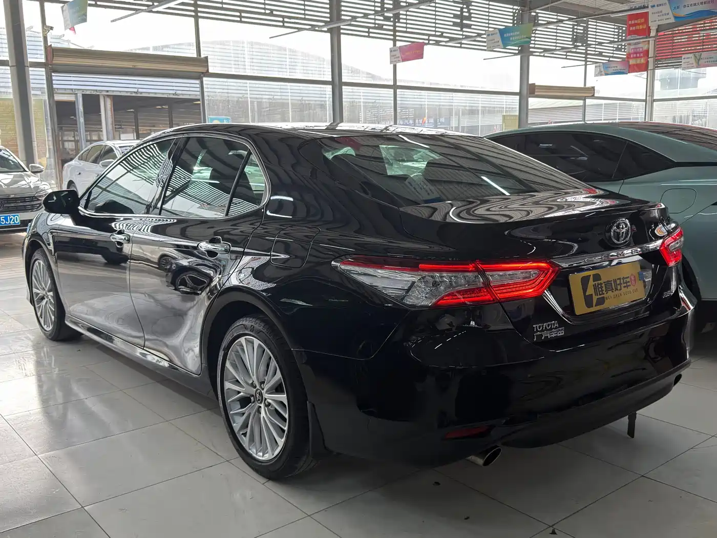 Toyota Camry 2018 2.5G Luxury Edition фото 19