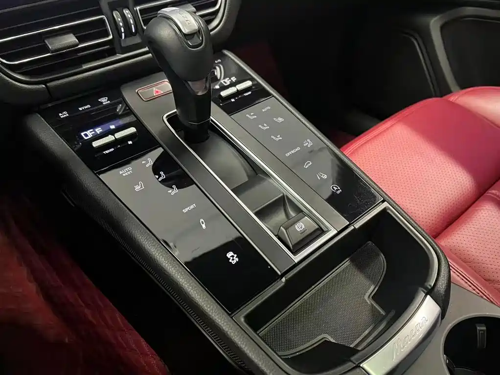 Porsche Macan 2023 Macan 2.0T фото 23