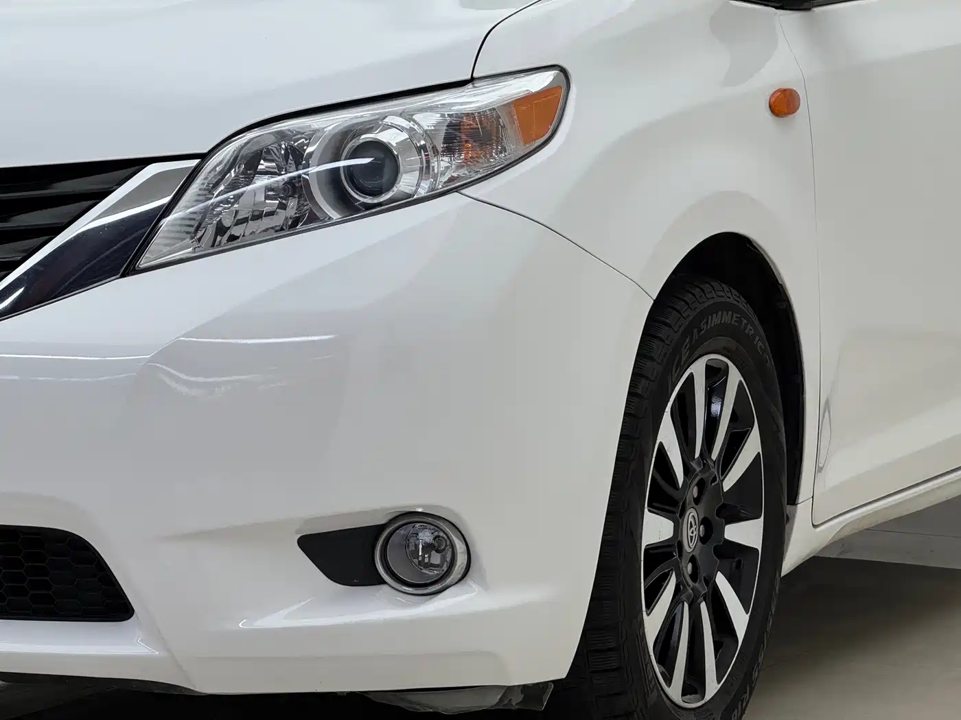 Toyota Sienna 2015 3.5L 4WD L фото 4