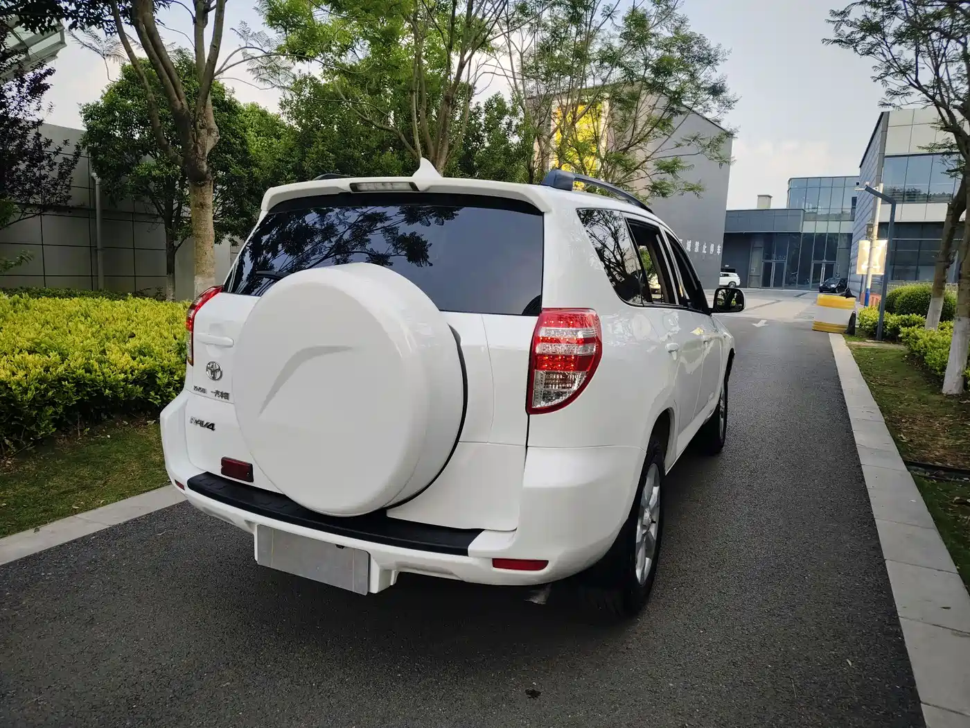Toyota RAV4 Rongfang 2013 Special Edition 2.0L Auto Classic фото 8