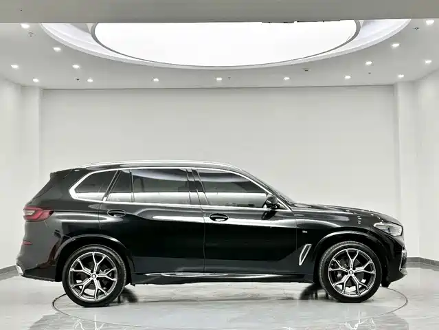 BMW X5 2022 Facelift xDrive 40Li M Sport Package — фото 3