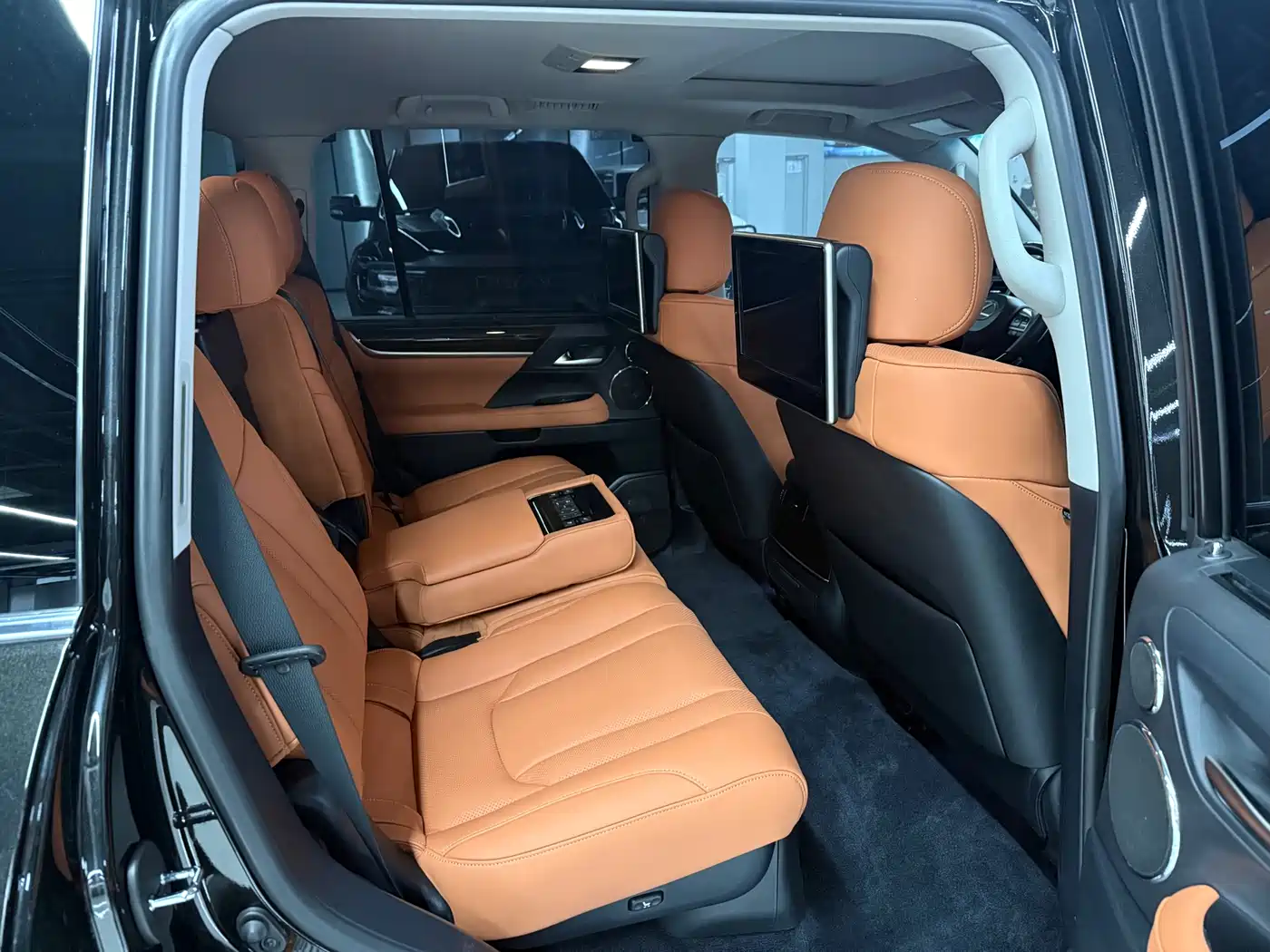 Lexus LX 2017 570 Prestige Luxury фото 10
