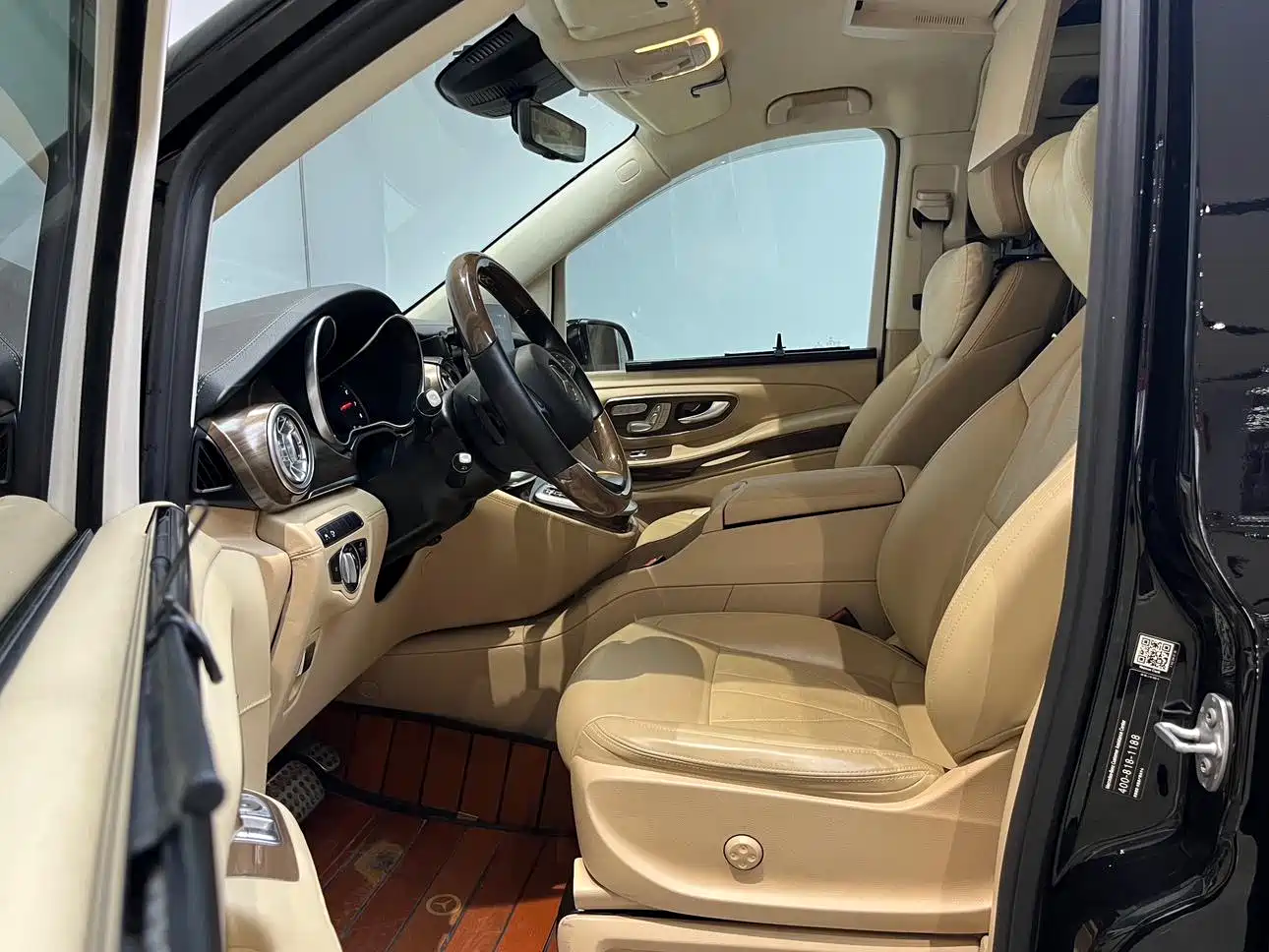 Mercedes-Benz V-Class 2021 V 260 L Long Wheelbase Premium Edition фото 8