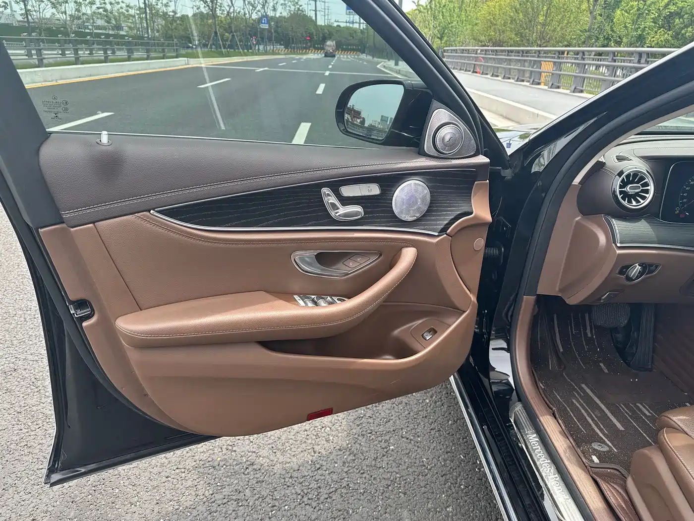 Mercedes-Benz E-Class 2022 E 260 L Sport фото 8