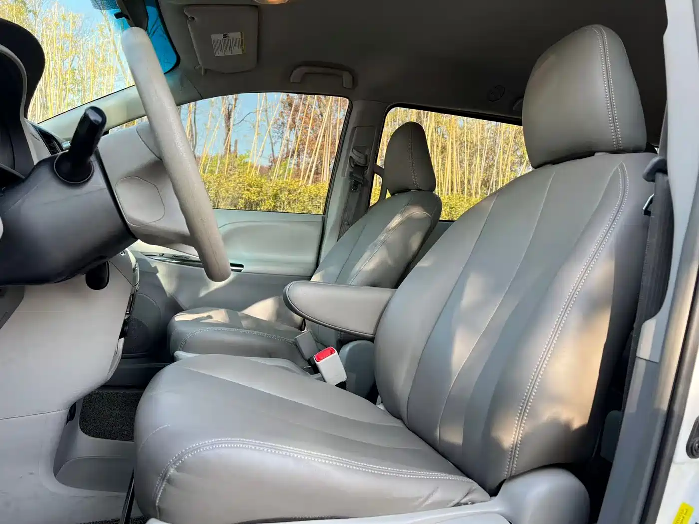 Toyota Sienna 2015 3.5L 2WD LE фото 11