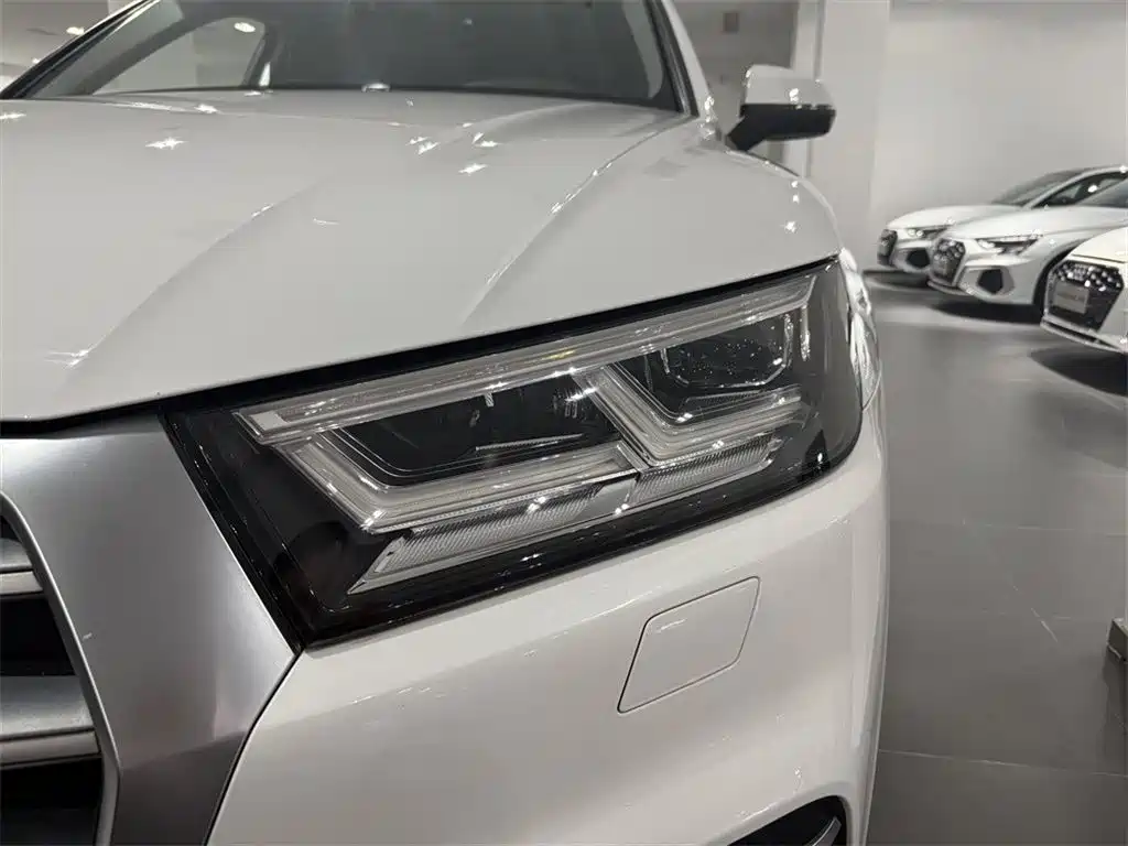 Audi Q5L 2019 2018 45 TFSI Exclusive Fashion China VI