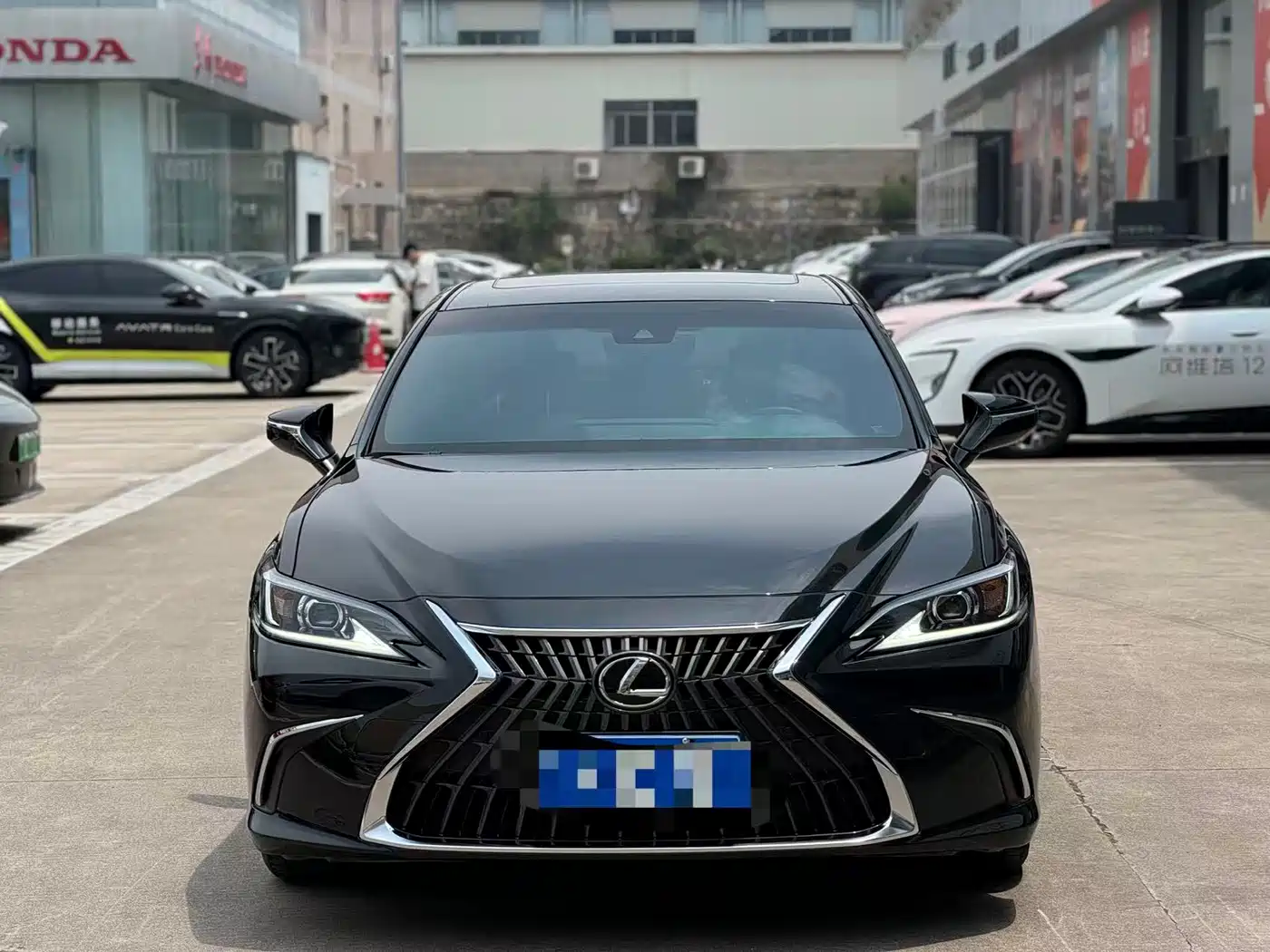 Lexus ES 2023 200 Excellence Edition фото 2