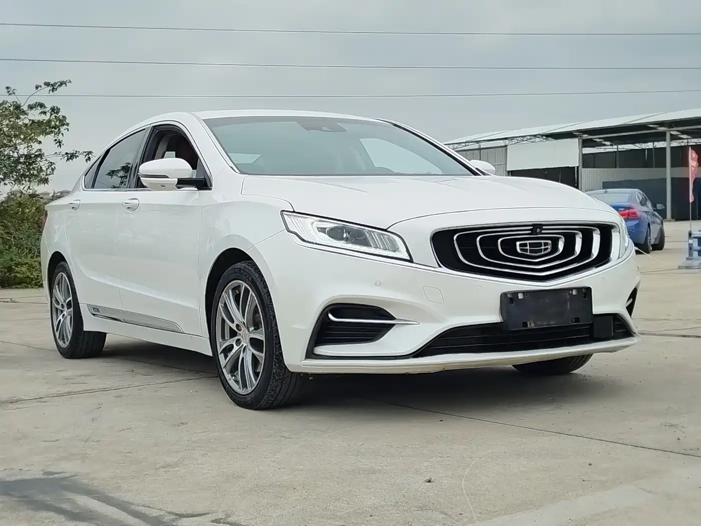 Фото 3 - Geely Borui