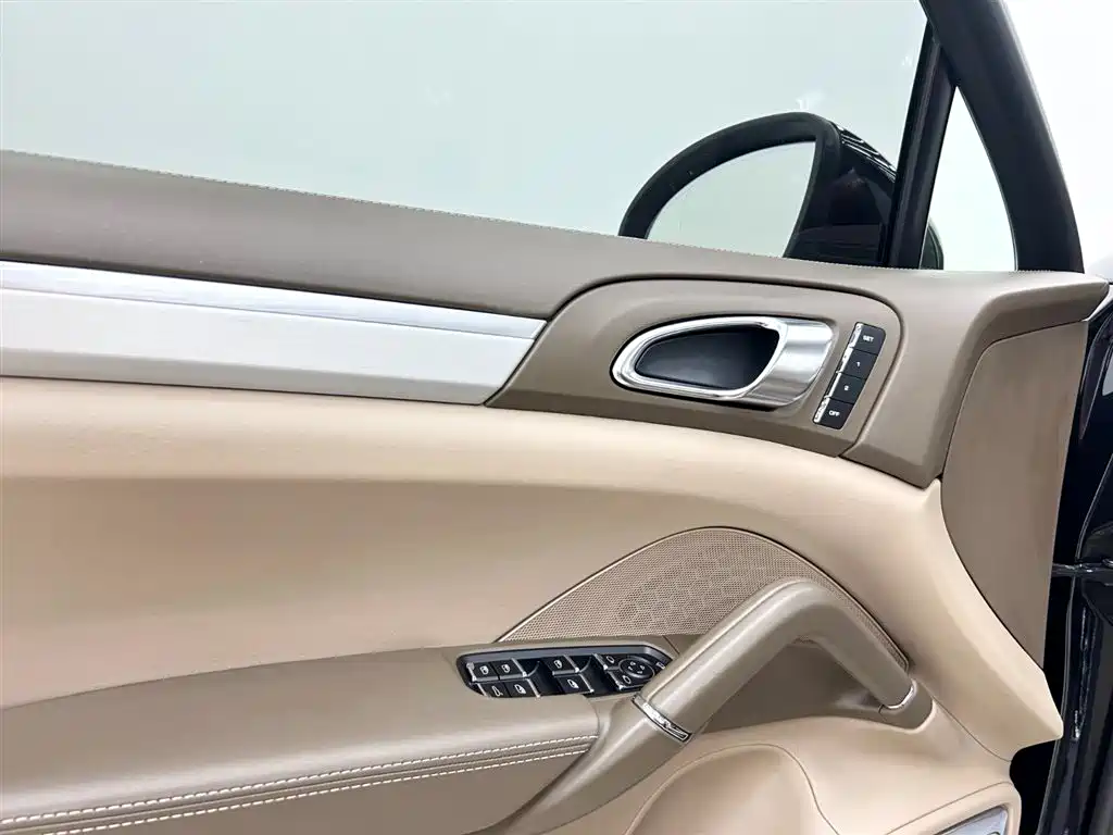 Porsche Cayenne 2011 Cayenne Turbo 4.8T фото 18