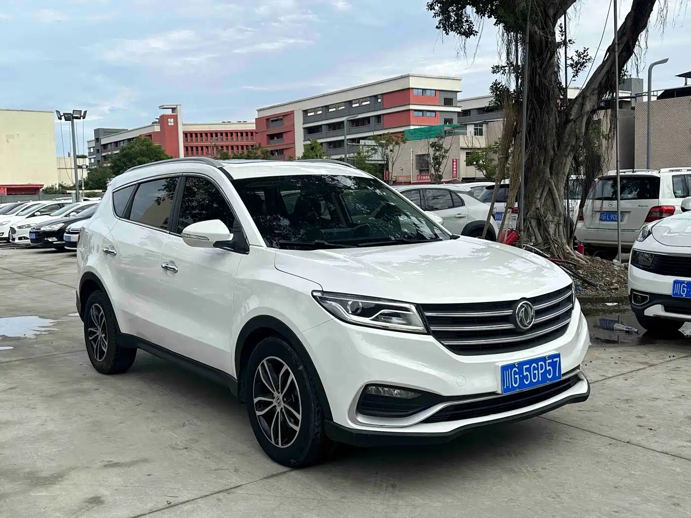 Dongfeng Fengguang Fengguang 580 2019 2020 1.5T CVT Luxury