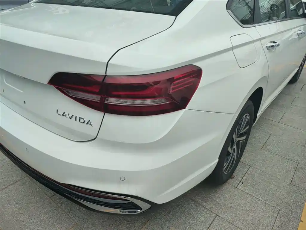 Volkswagen Lavida 2024 Model 1.5L Automatic Starlight 5 Million Edition фото 8