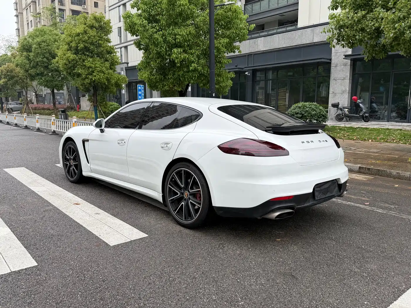 Porsche Panamera 2014 Panamera 3.0T фото 4