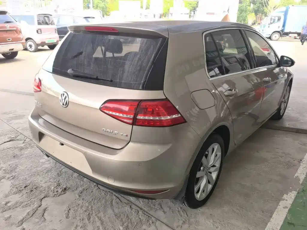 Фото 7 - Volkswagen Golf