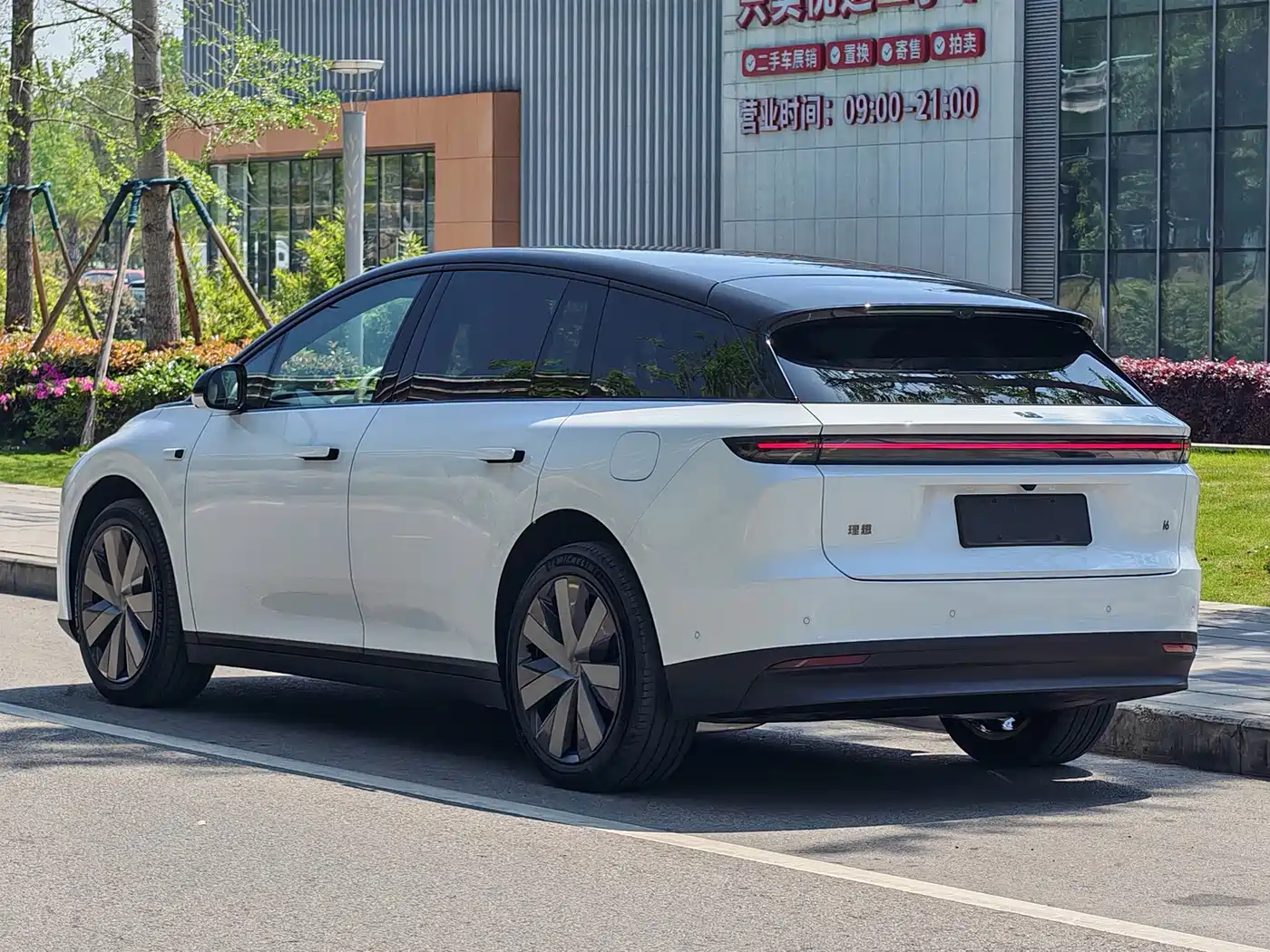 Li Auto i6 2025 2025 2WD Base Model