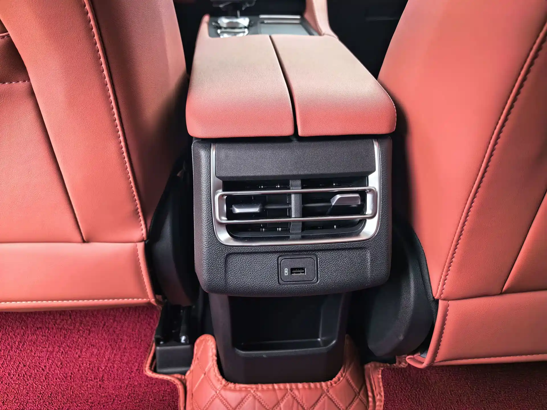 Фото 7 - Changan CS75 PLUS